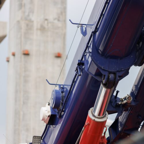 Expert Hydraulic Services: Cylinder Repair, Hammer Maintenance, and Mobile Shears Distribution