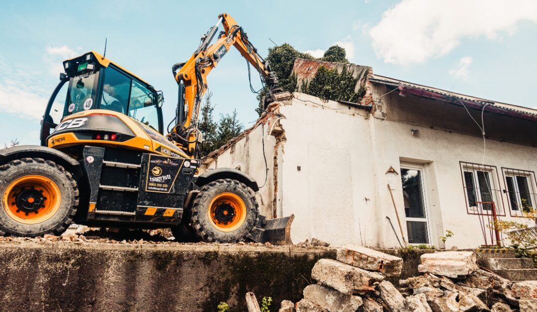 Maximizing Efficiency with Specialized Demolition Tools
